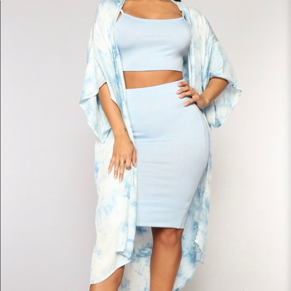 Fashion Nova Other - Blue/white kimono ⚜️